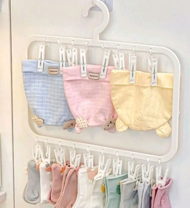 MULTIFUNCTIONAL CLIP HANGER