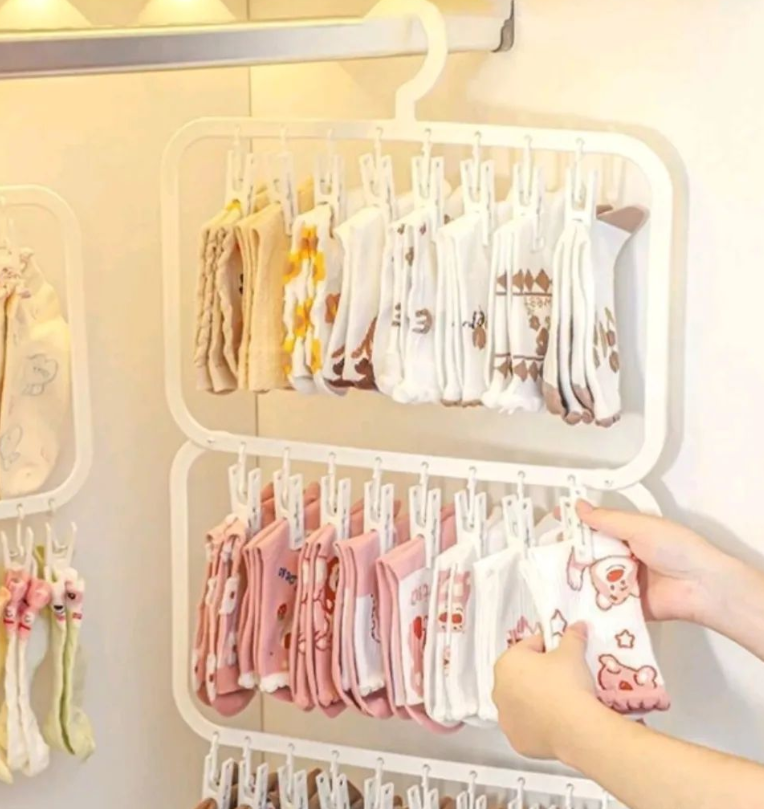 MULTIFUNCTIONAL CLIP HANGER