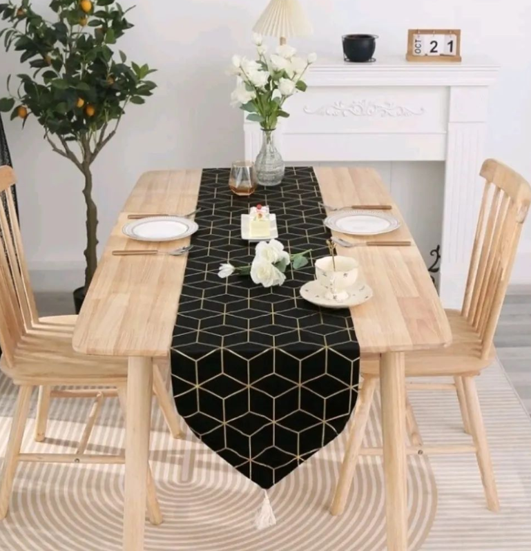 GEOMETRIC PATTERN TABLE RUNNER WITH TASSEL