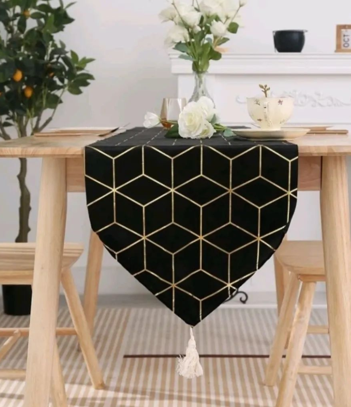 GEOMETRIC PATTERN TABLE RUNNER WITH TASSEL